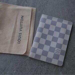 LOUIS VUITTON Damier Azur Passport Cover